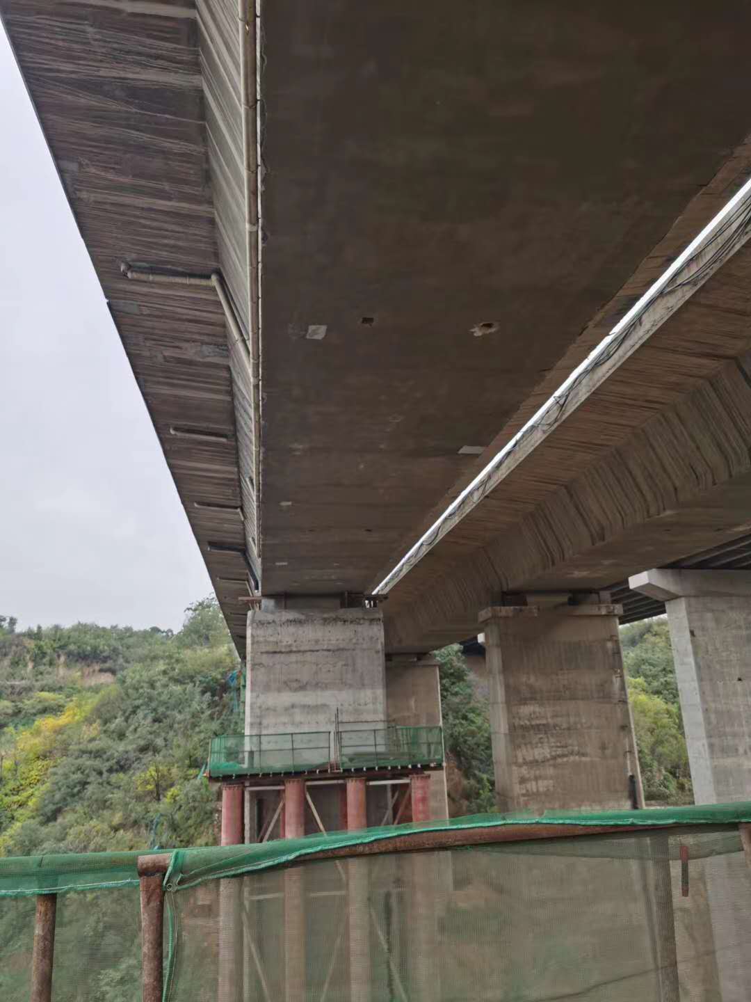 上海桥梁加固前制定可行设计方案图并用对施工方法